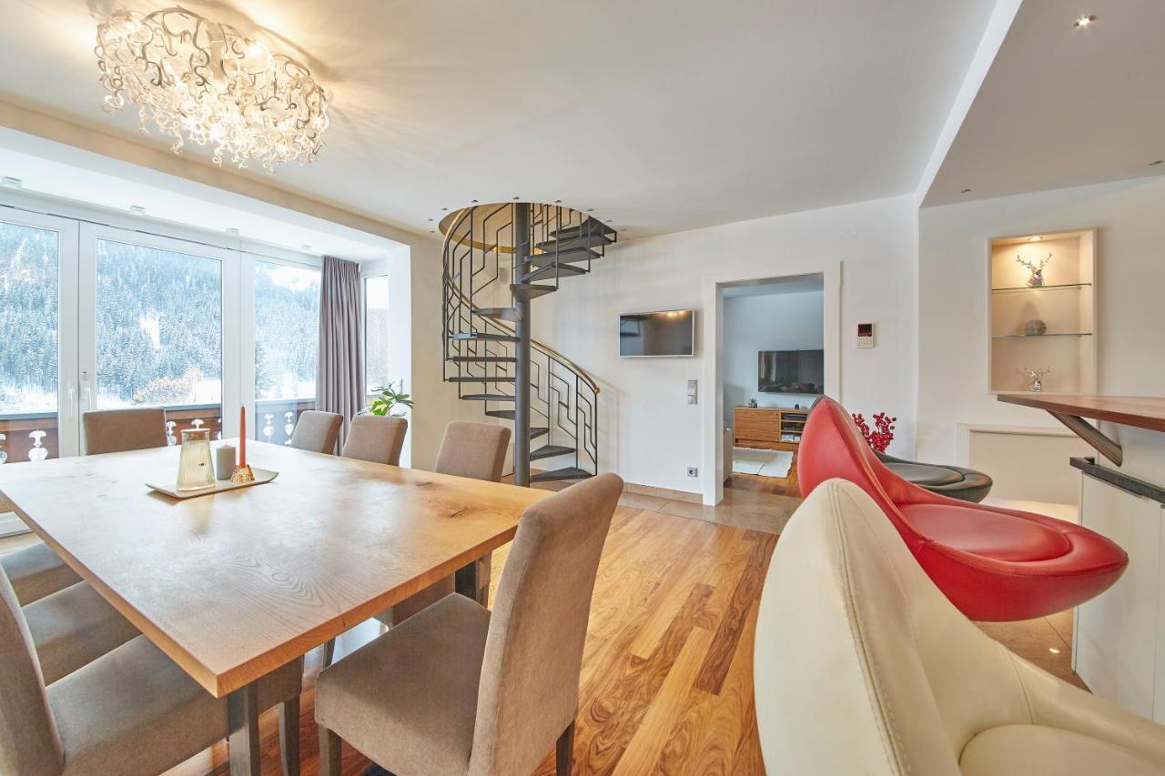 Marys Penthouse *
