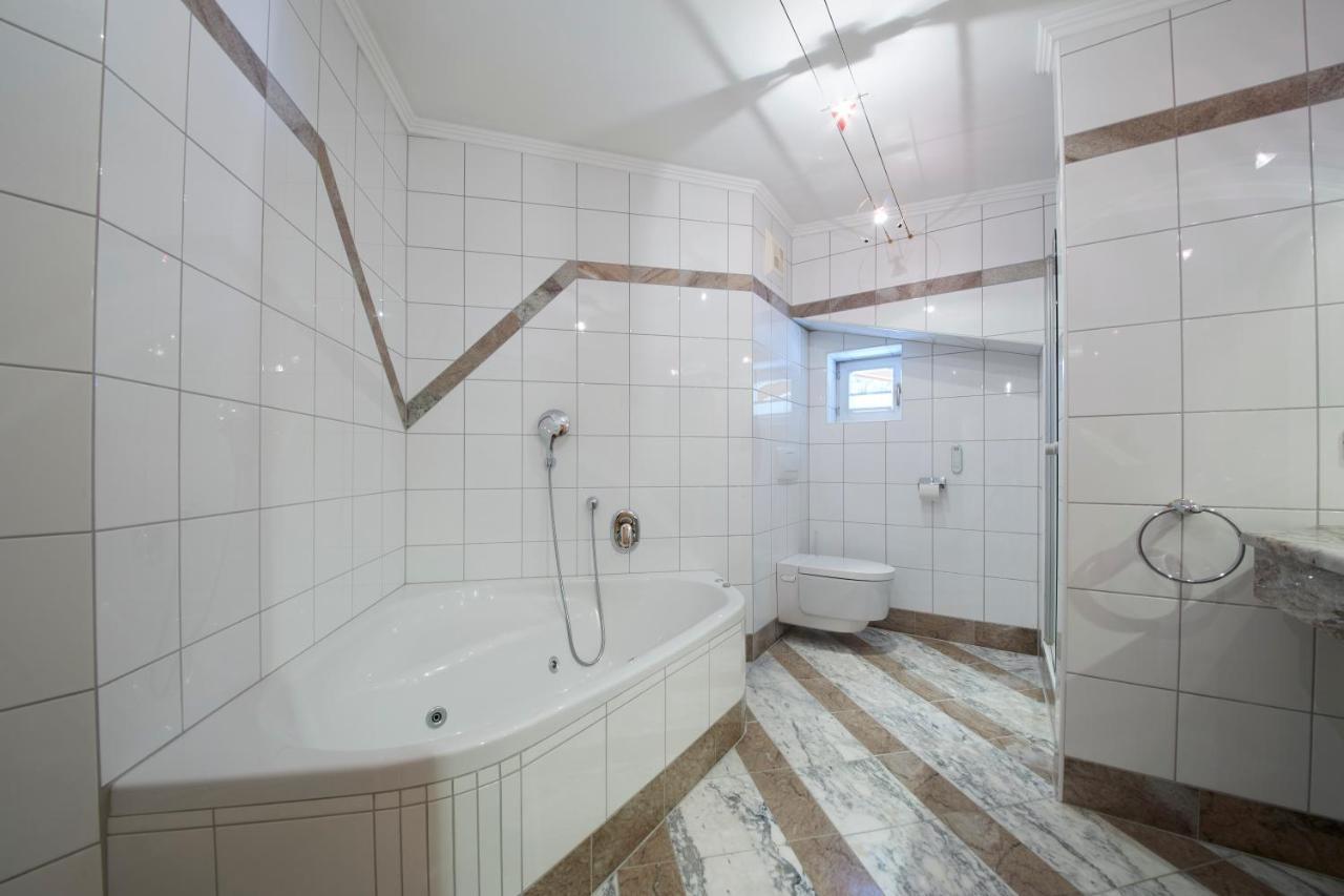 Marys Penthouse